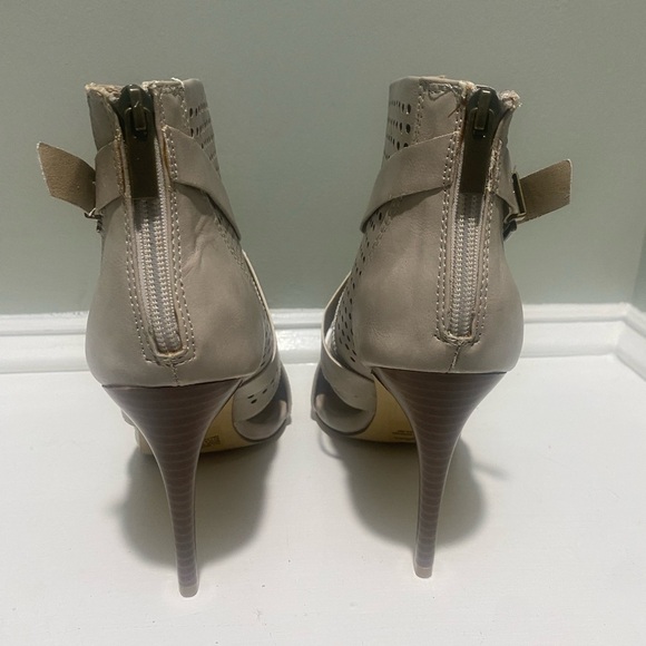 Bumper Tan High Strappy High Heel (4in) Boots-size 9 - Picture 5 of 8